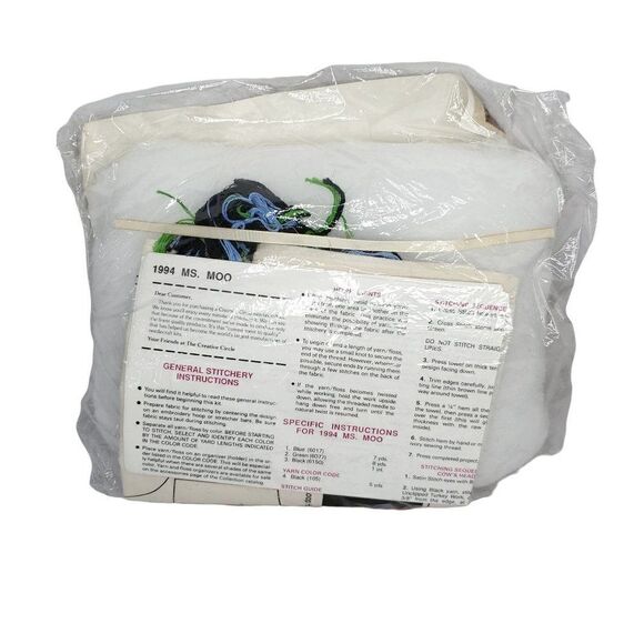 Vintage The Creative Circle Ms Moo Stuffed Cow Towel Holder Sewing Kit - Picture 2 of 2